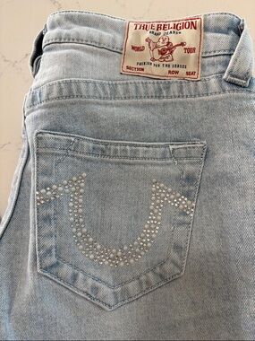 NWOT True Religion Light Wash Skinny Jeans with Rhinestone Back Pockets